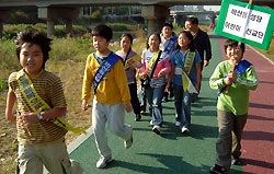 안양 비산동본당 소공동체 선교 모범 … 거리선교 고리기도로 500여 명 입교